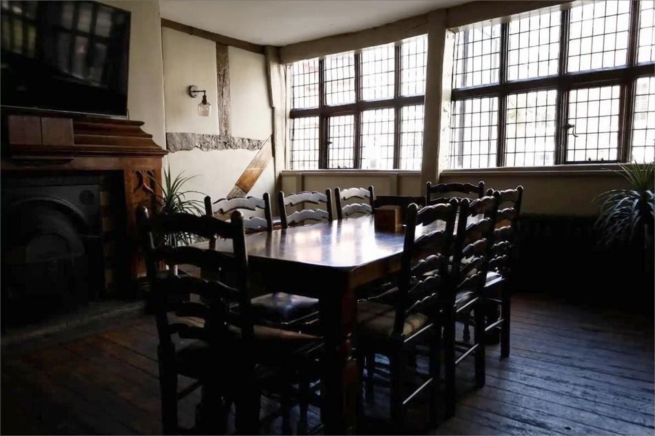 Free room hire for the big ones